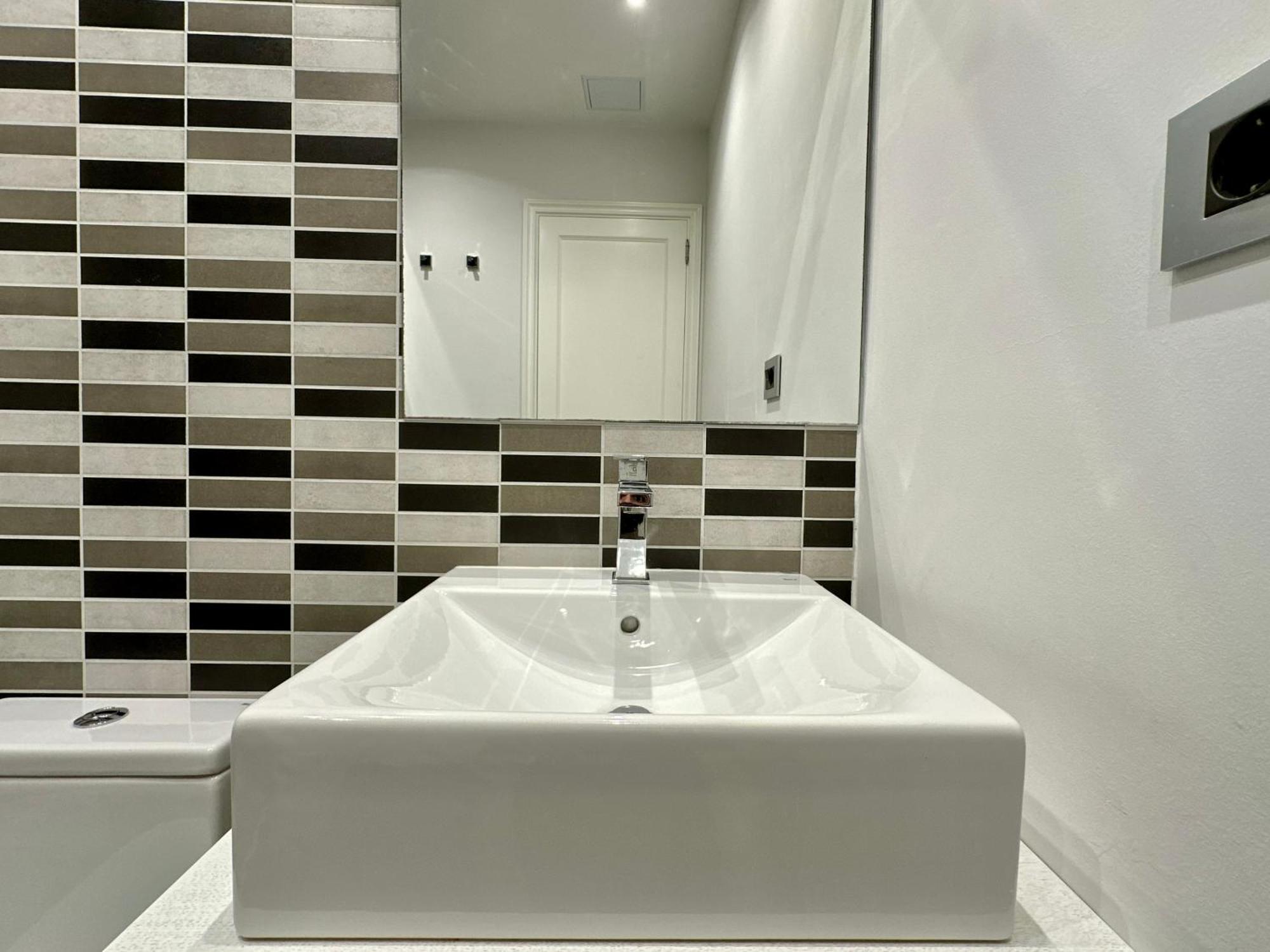 Hostiguest Coliving Leon Y Castillo ลาสปัลมาส เด กรานคานาเรีย ภายนอก รูปภาพ